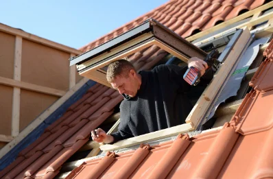 Pose de fenêtres de toit Velux à Buswiller